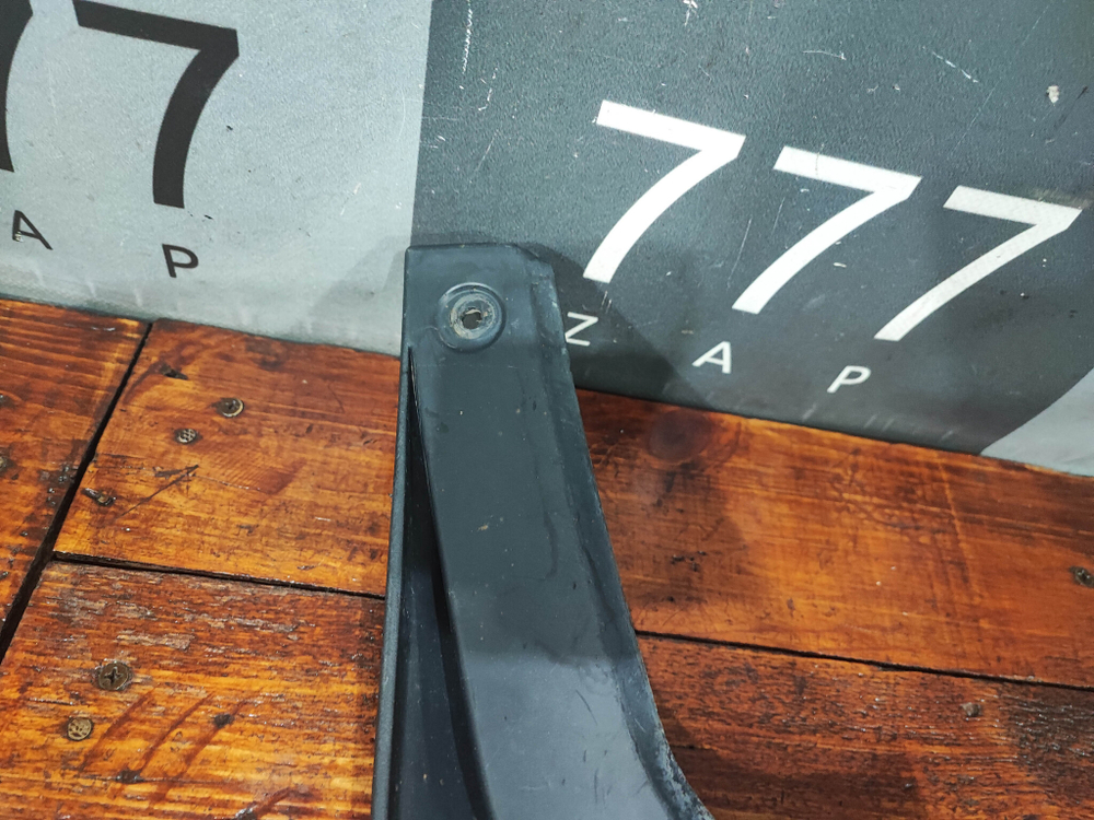 Брызговик задний правый Kia Mohave (HM) 16-20 Б/У Оригинал 868422J700