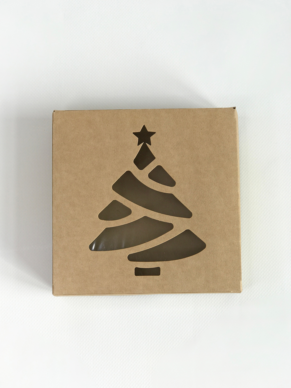 Коробка с окошком "Елка" 15 х 15 х 4 см