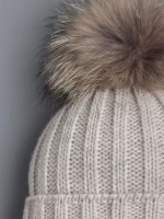 Шапка детская зимняя вязаная на завязках