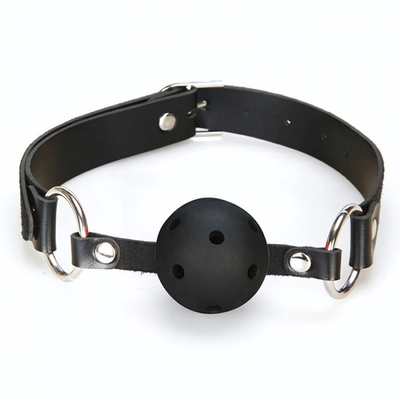 Черный кляп с отверстиями для дыхания (Цвет: черный)