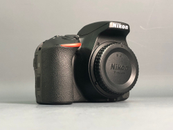 Nikon D5600 12.800 кадров