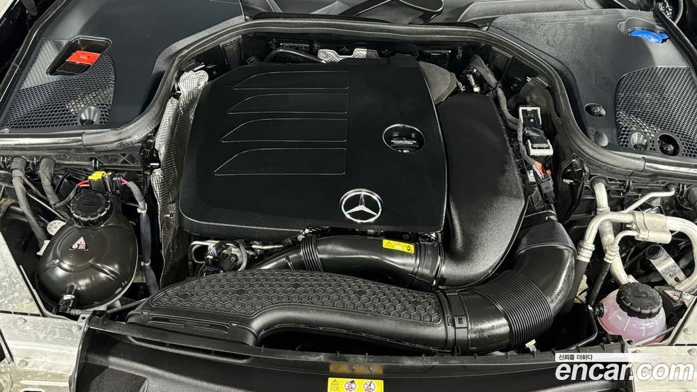 Mercedes-Benz E-Class W213 E350 4MATIC AMG Line (11.2022)