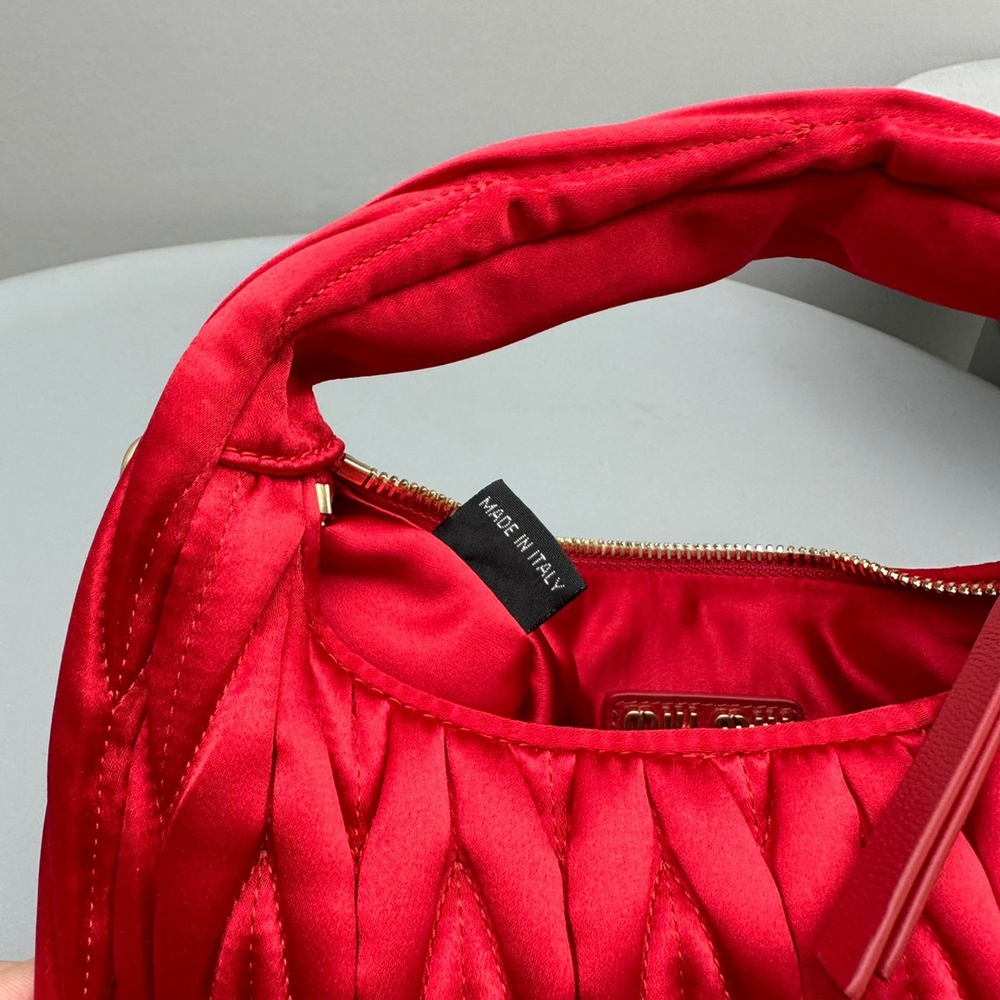 Miu Miu Wander Hobo Bag 20 cm