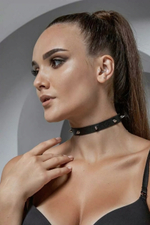 Чокер с шипами кожа черный