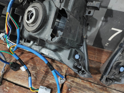 Фара левая + правая комплект, на запчасти Toyota Land Cruiser 200 12-15 Б/У Оригинал 8114560F30