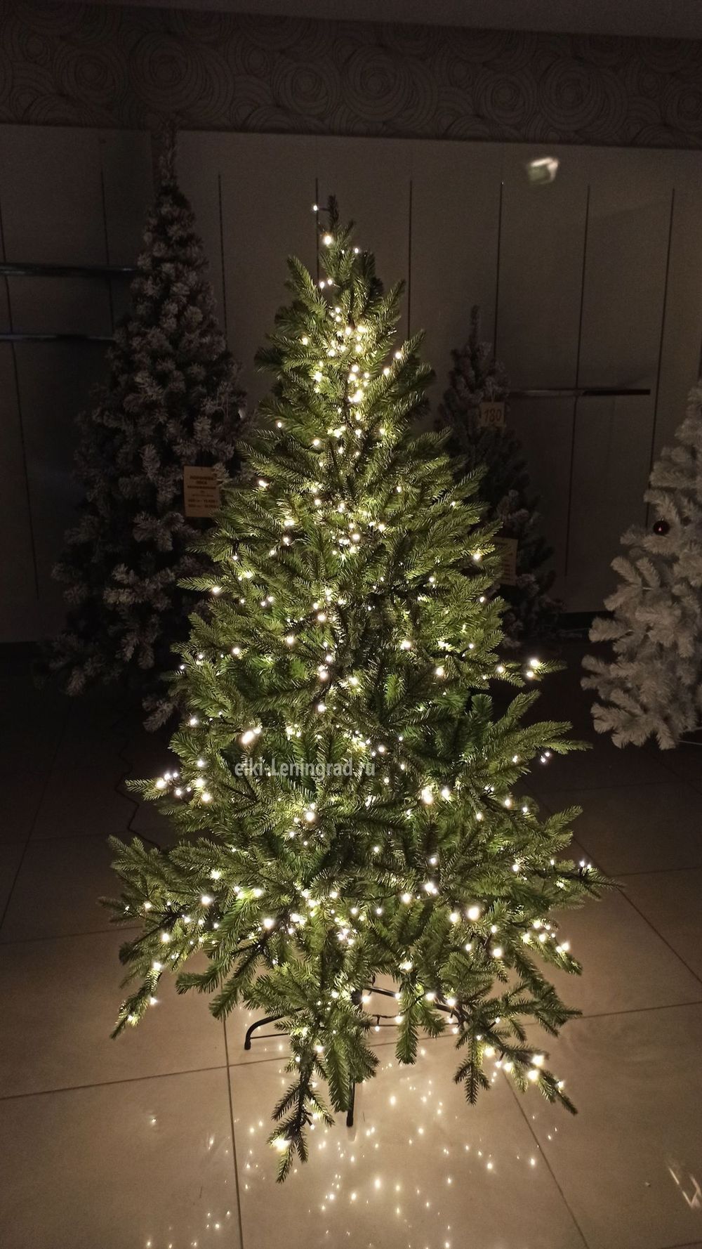 Елка с гирляндой «Валерио» (Литая+пвх) 240 см / 2,4 м