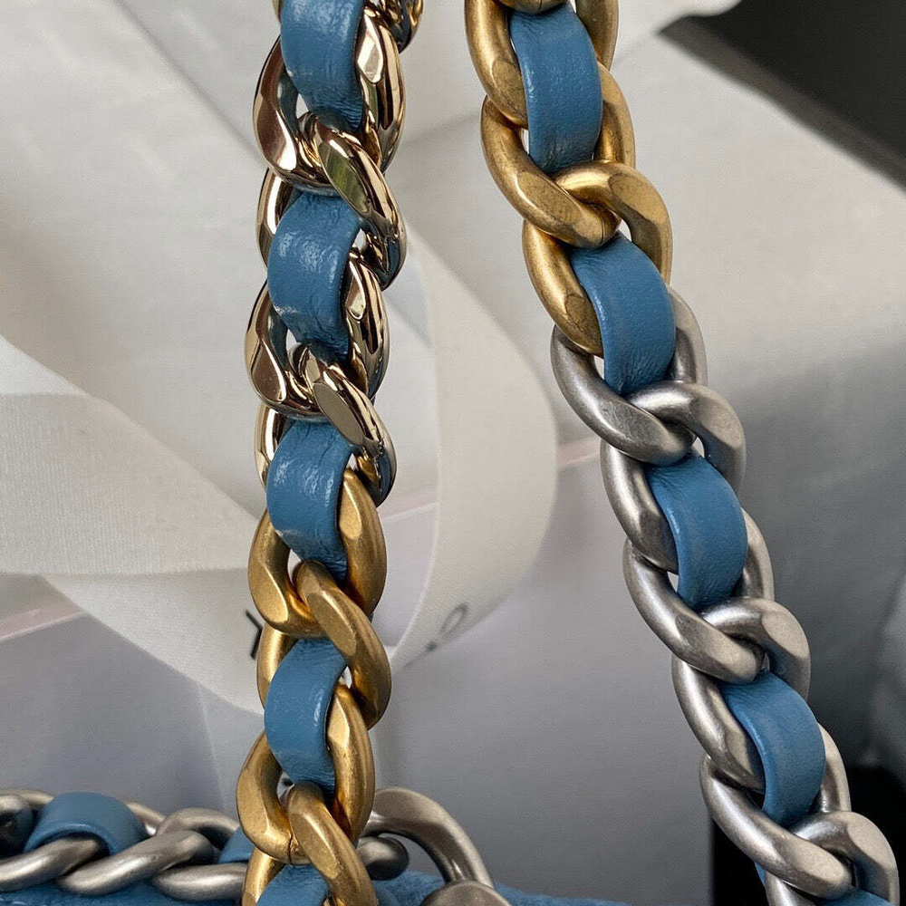 Chanel 19 26 cm