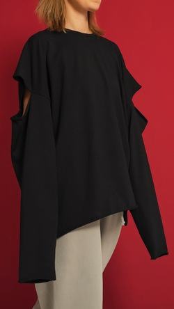 Лонгслив с рваными рукавами