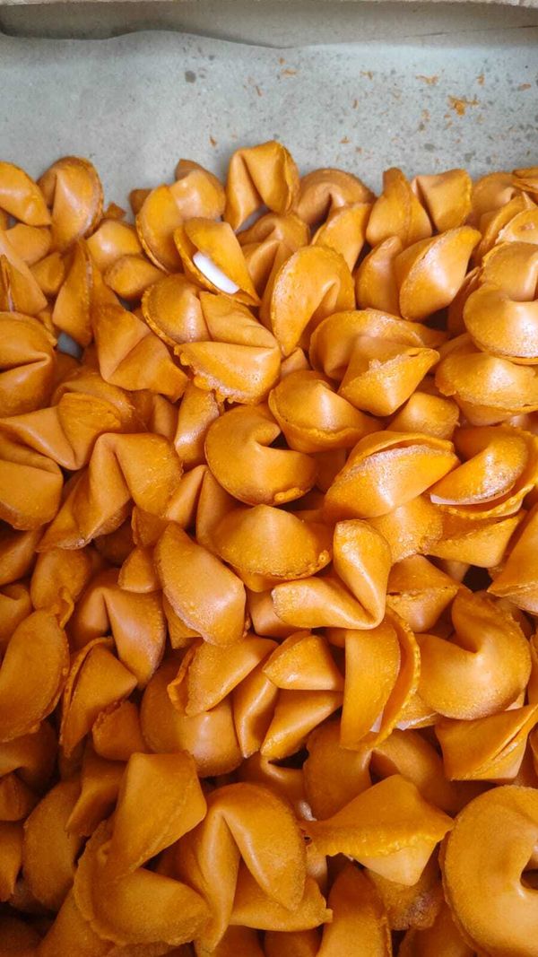 Цветное печенье с предсказаниями