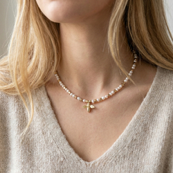 Колье-чокер "Пчела" с жемчужными бусинами