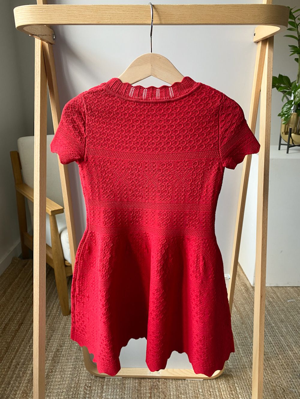 Новое платье из вискозы Carolina Herrera, 104