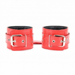 Красные кожаные оковы с клепками (Цвет: красный)