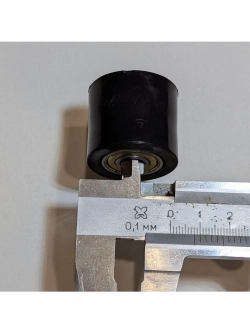 t t Ролик натяжителя приводной цепи гладкий 8mm