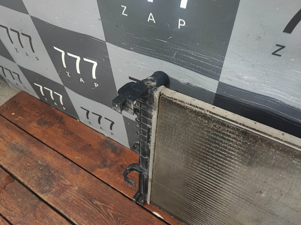 Радиатор Logan 2, Sandero 2, Duster, Vesta Б/У Оригинал 214105731R