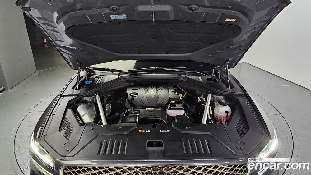 Genesis GV70 2.5T Бензин 2WD (03.2021)