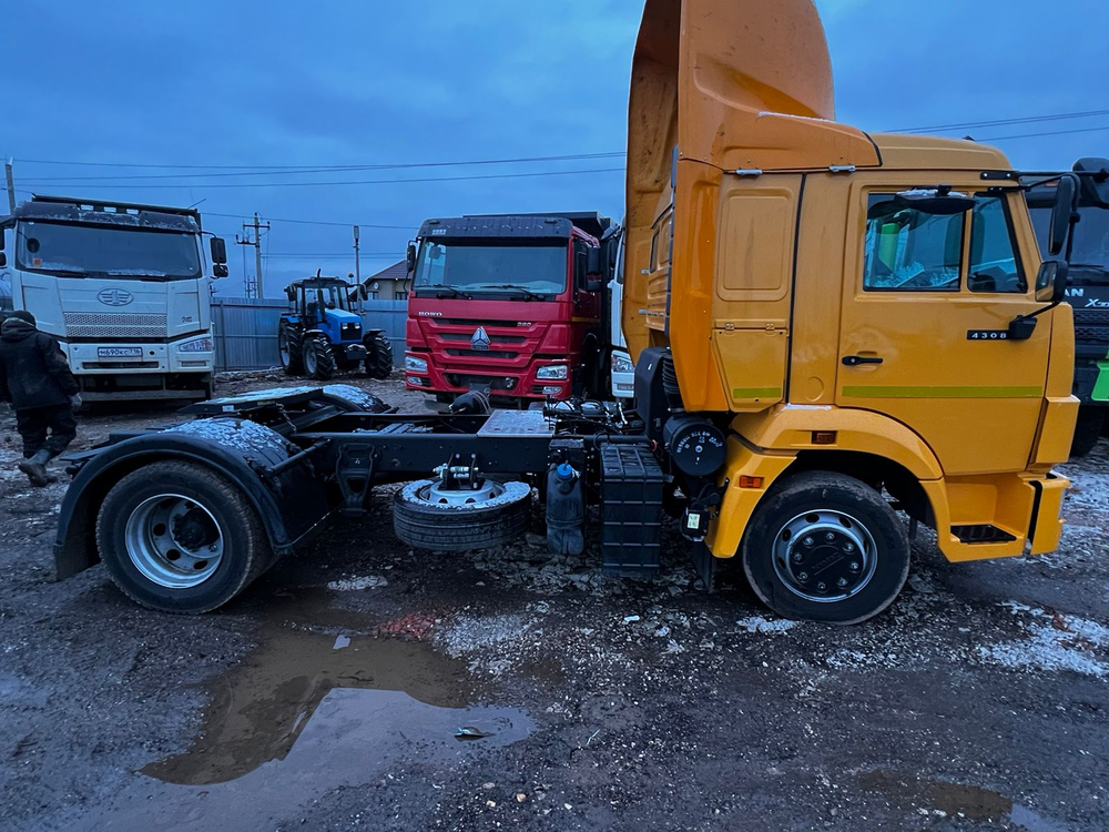 КамАЗ 4308 4x2 Седельный тягач 4304C3-02 (Дизельный, 6,7 л, 242 л.с., МТ)