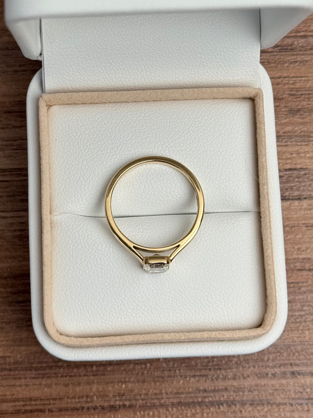 Кольцо с бриллиантом Эмеральд 1 ct