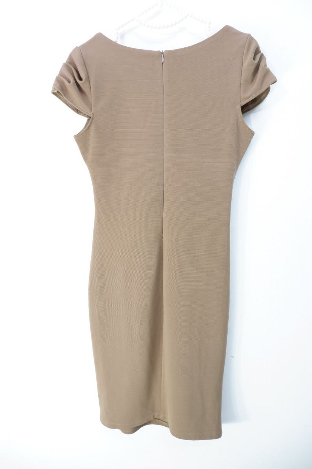 Платье однотонное 40 размер