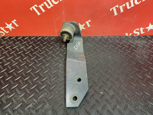 Кронштейн глушителя