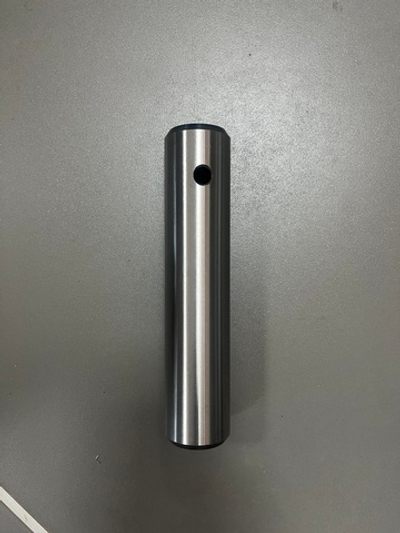 Палец штока г/ц заднего ковша 811/50368, 811/90409 MPG