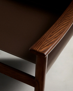 Кресло Jan из переработанной кожи темно-коричневого цвета и ясеня в ореховом цвете