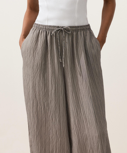 OYSHO Длинные брюки-блумер полосатые, угольный