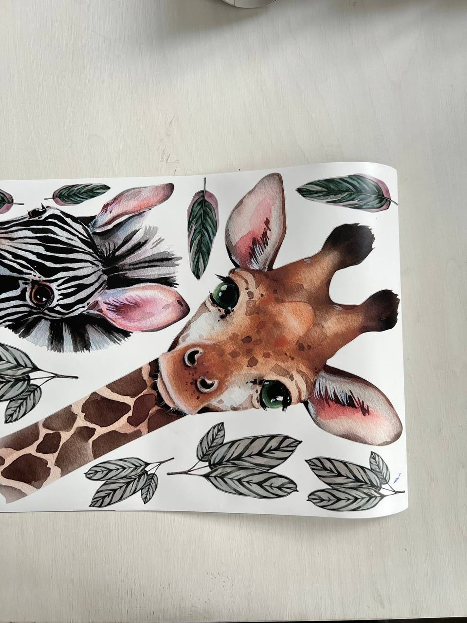 Тропические зверята ( отклонение цвета в холодный оттенок + повреждена одна веточка)