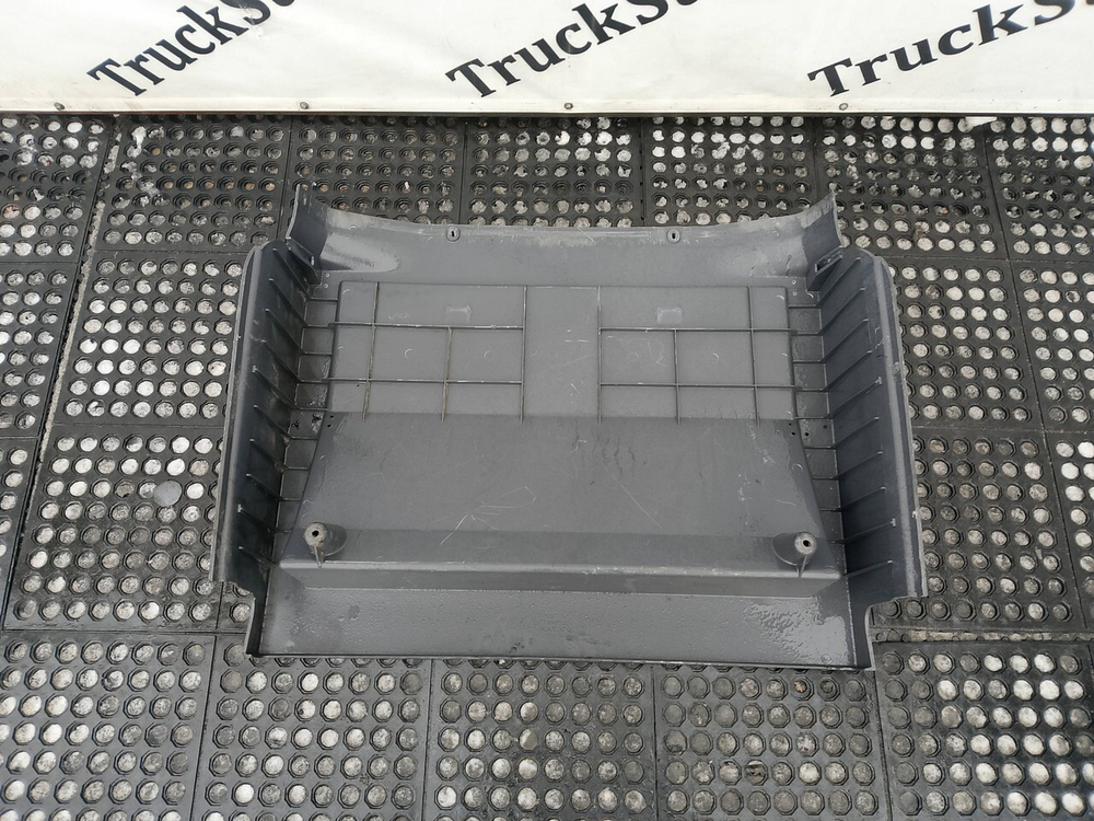 Панель вещевого ящика