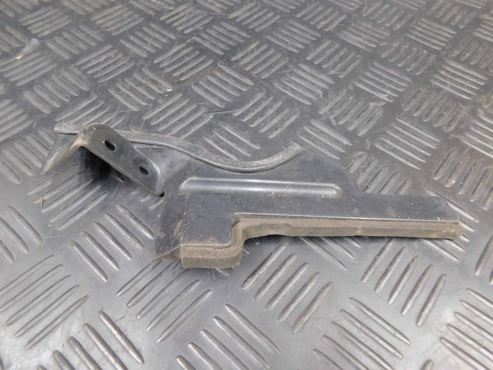 Пластик внутренний Kawasaki ZZR 400 98 14090-1292 053082