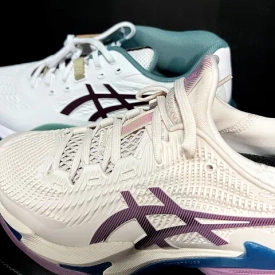 Новая коллекция кроссовок ASICS уже в продаже!