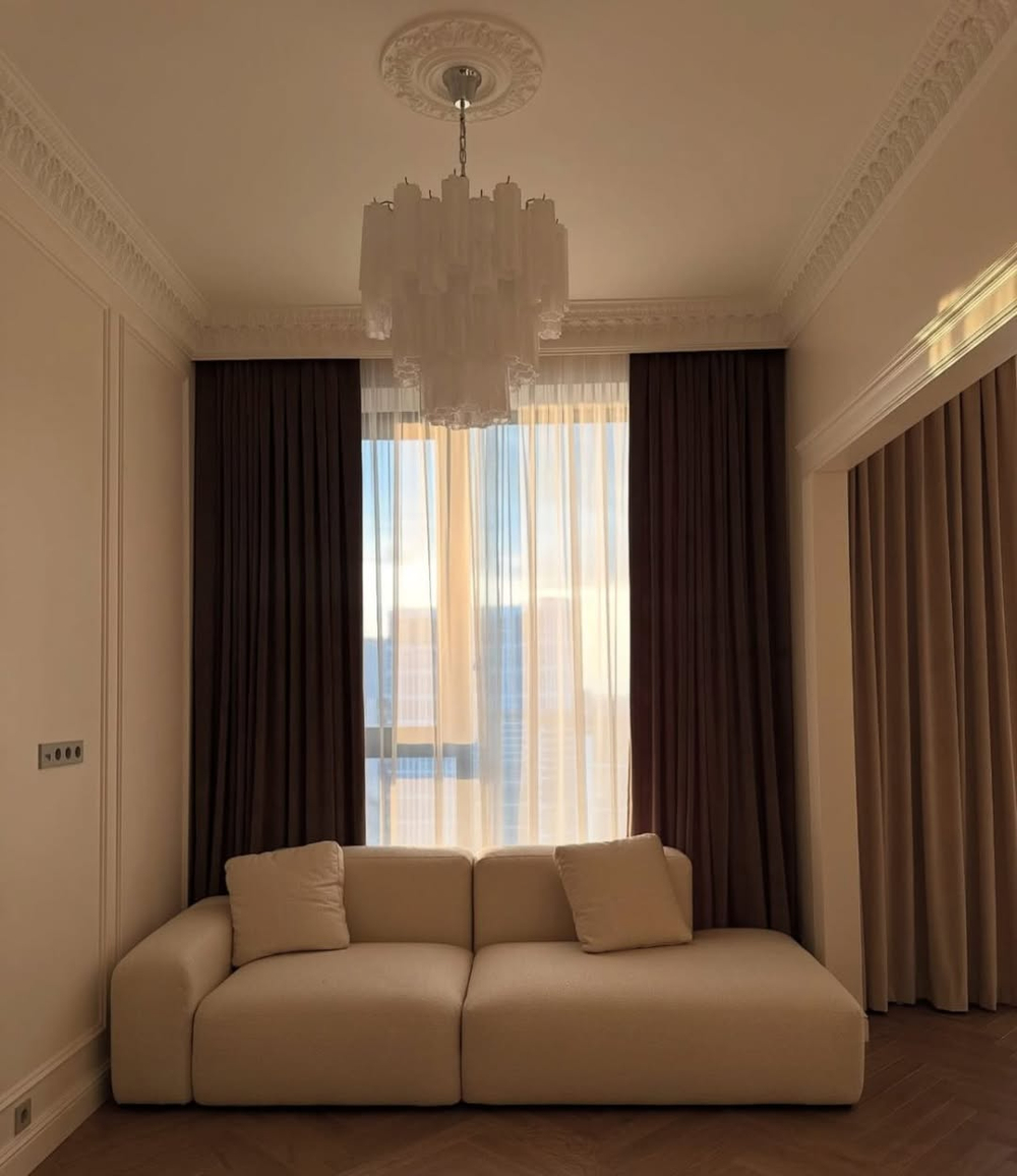 Люстра из стеклянных туб в белом цвете