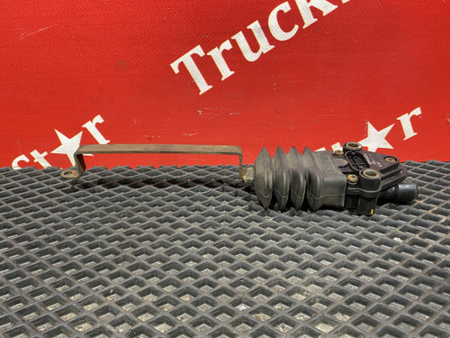 Кран уровня пола кабины