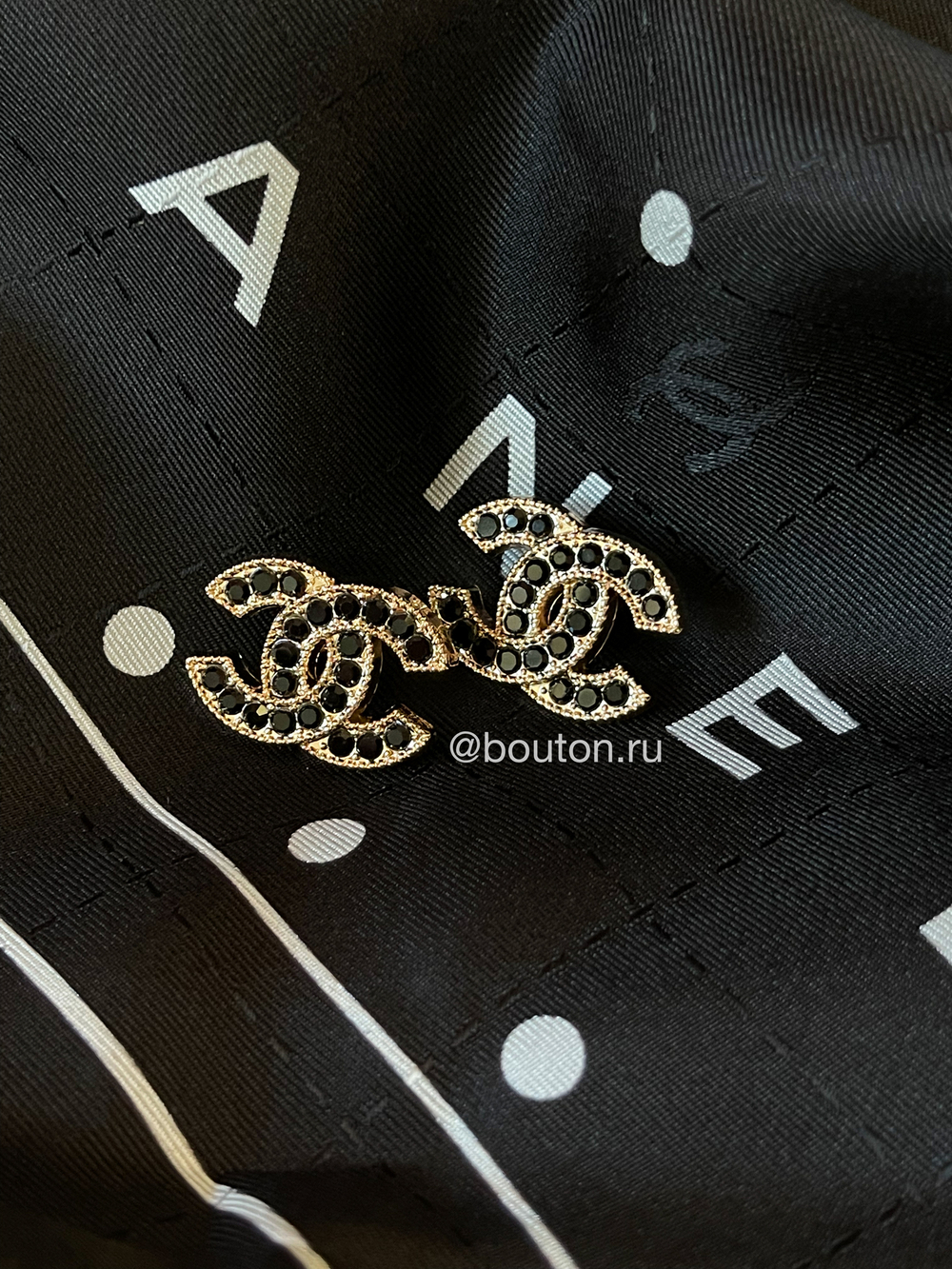 Пуговицы Шан. Золото Лого черные 22 мм