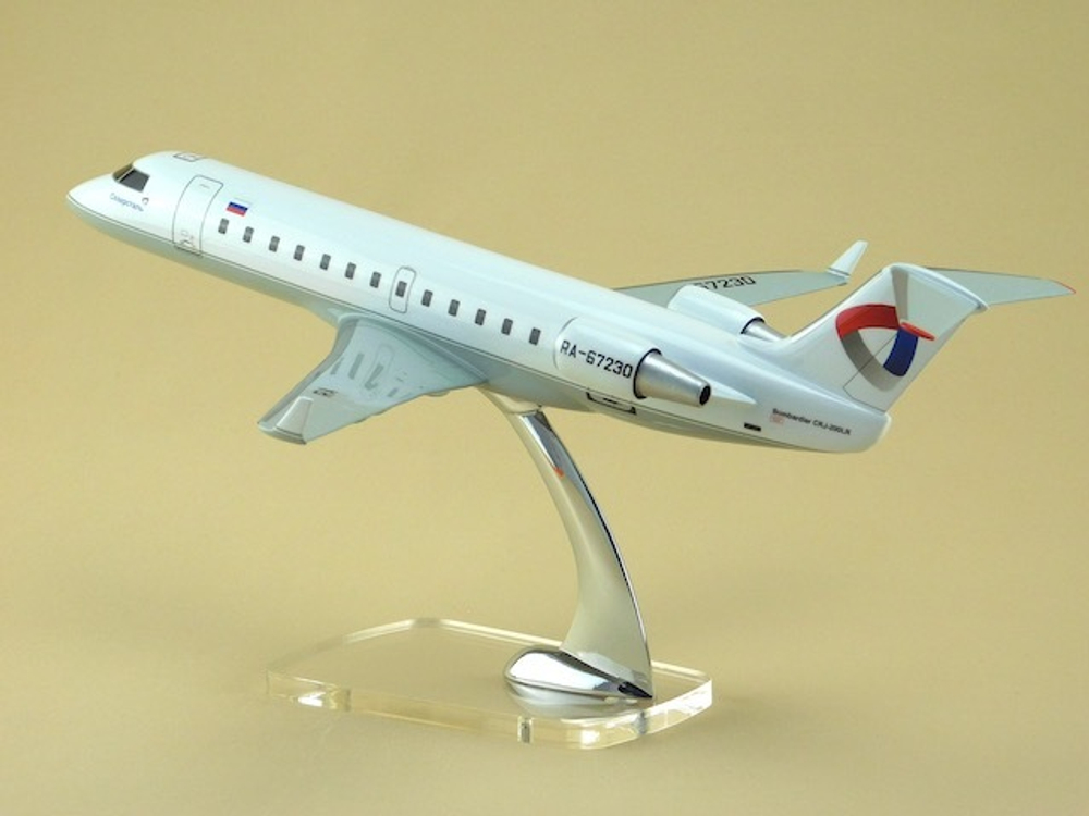 Модель самолета CRJ-200 (М1:72, Северсталь)