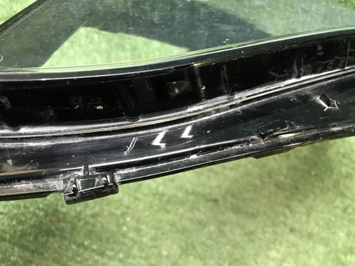 Стекло фары левое Mercedes E W213 (2016-2021)