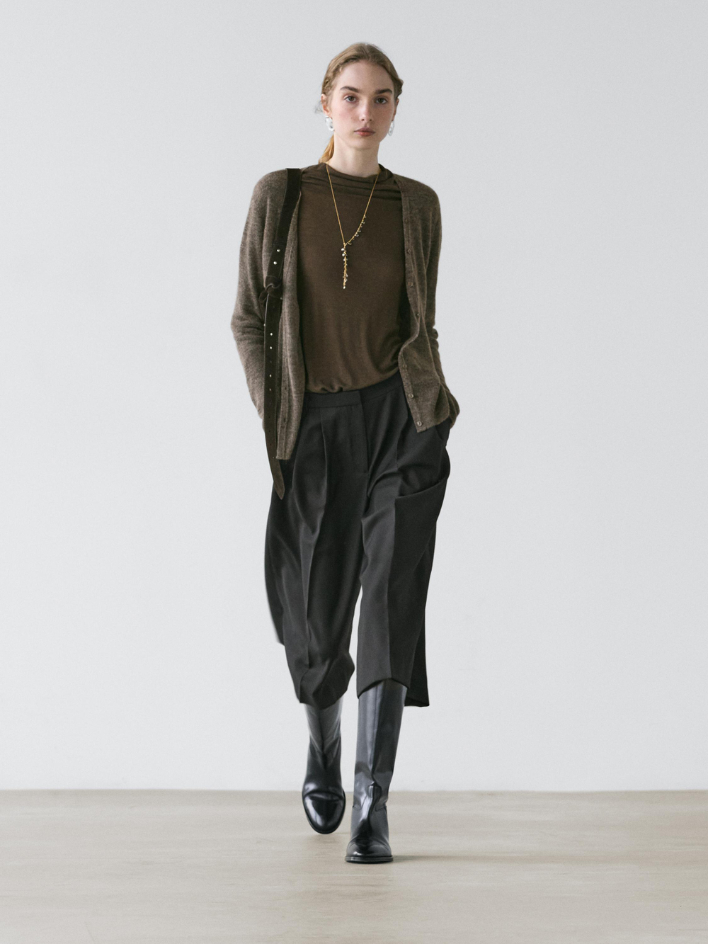 Massimo Dutti Длинные бермуды из 100% шерсти, черный