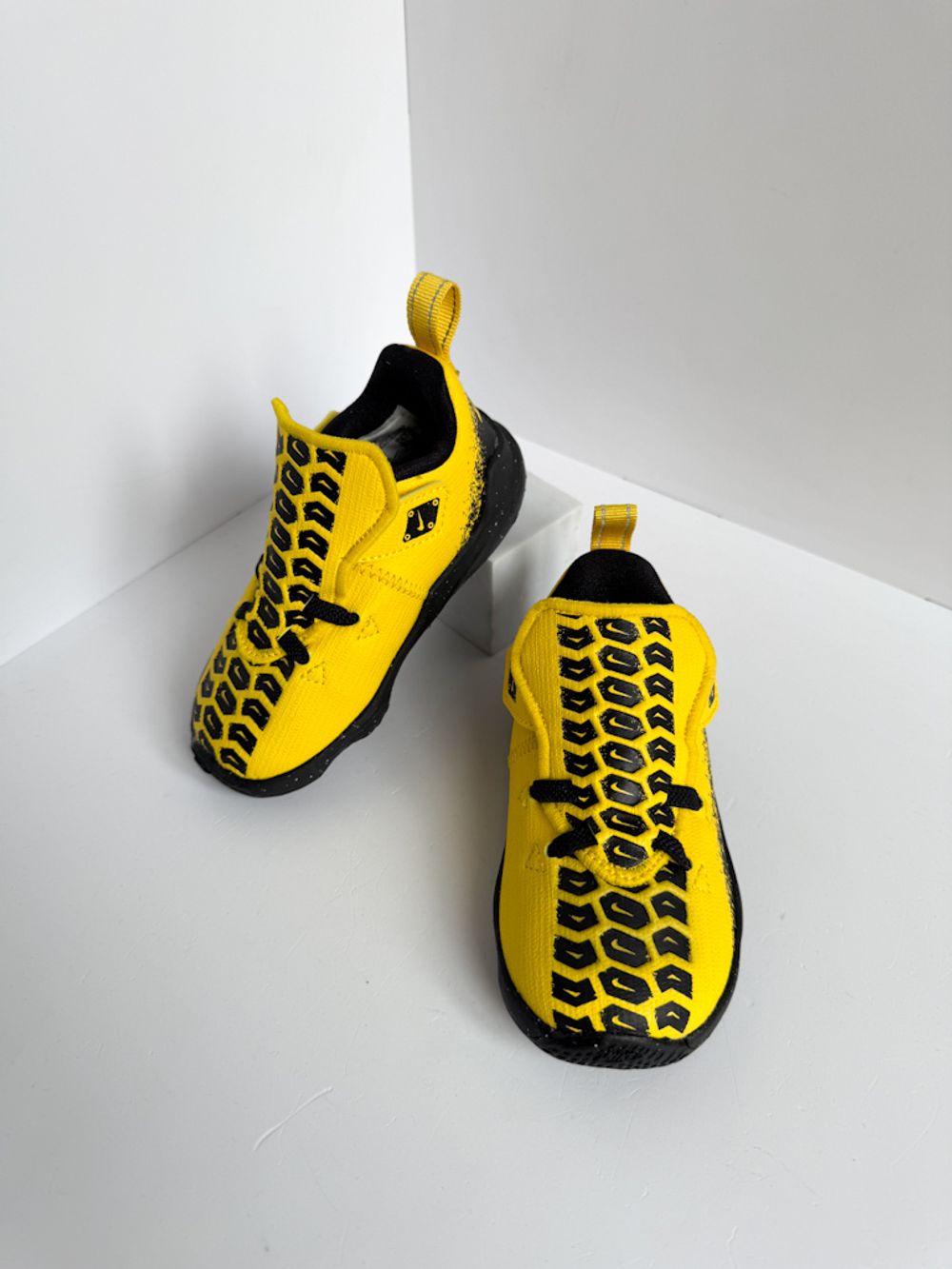 Новые кроссовки Nike, 23