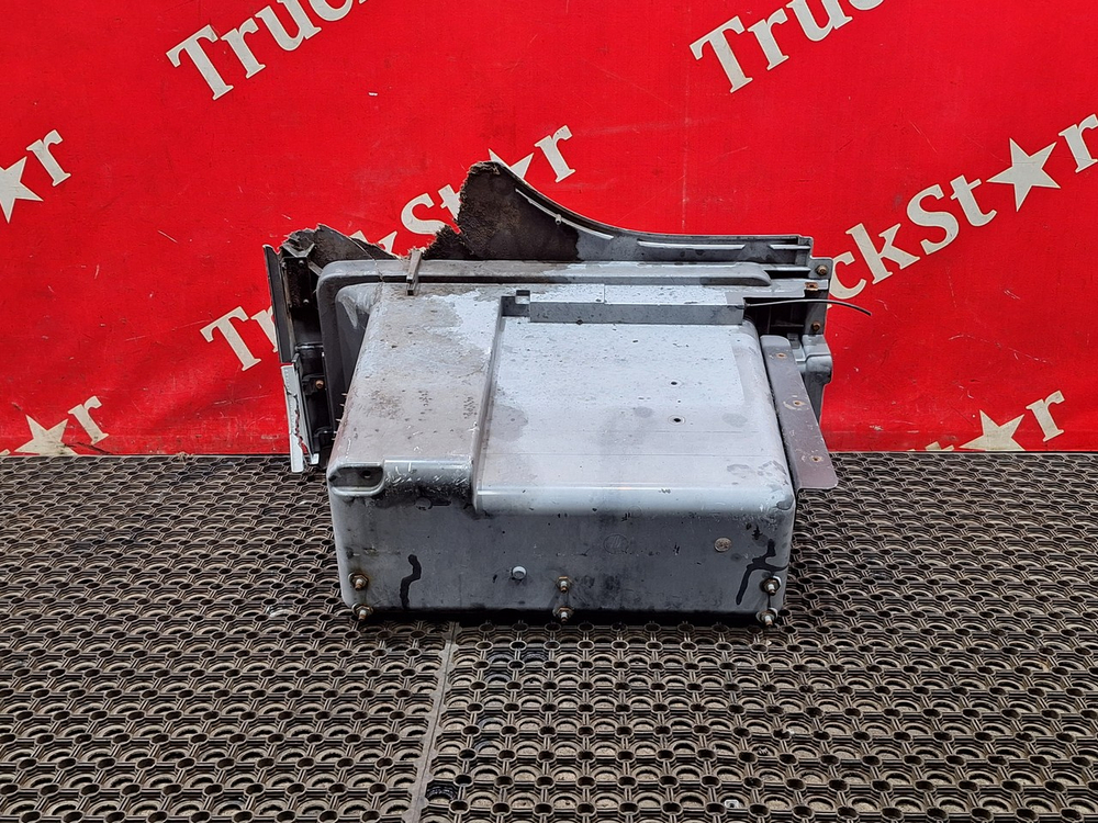 Ящик инструментальный правый