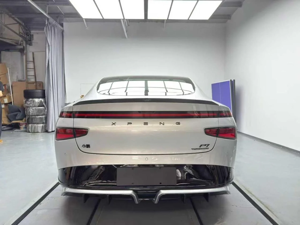 Обвес для XPENG P7 2020-2024 Хпенг аэродинамический обвес губа и диффузор