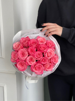 Букет из ярко-розовых роз 17шт