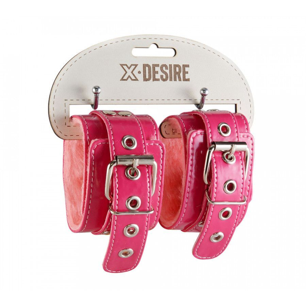 Яркие наручники из искусственной лаковой кожи розового цвета