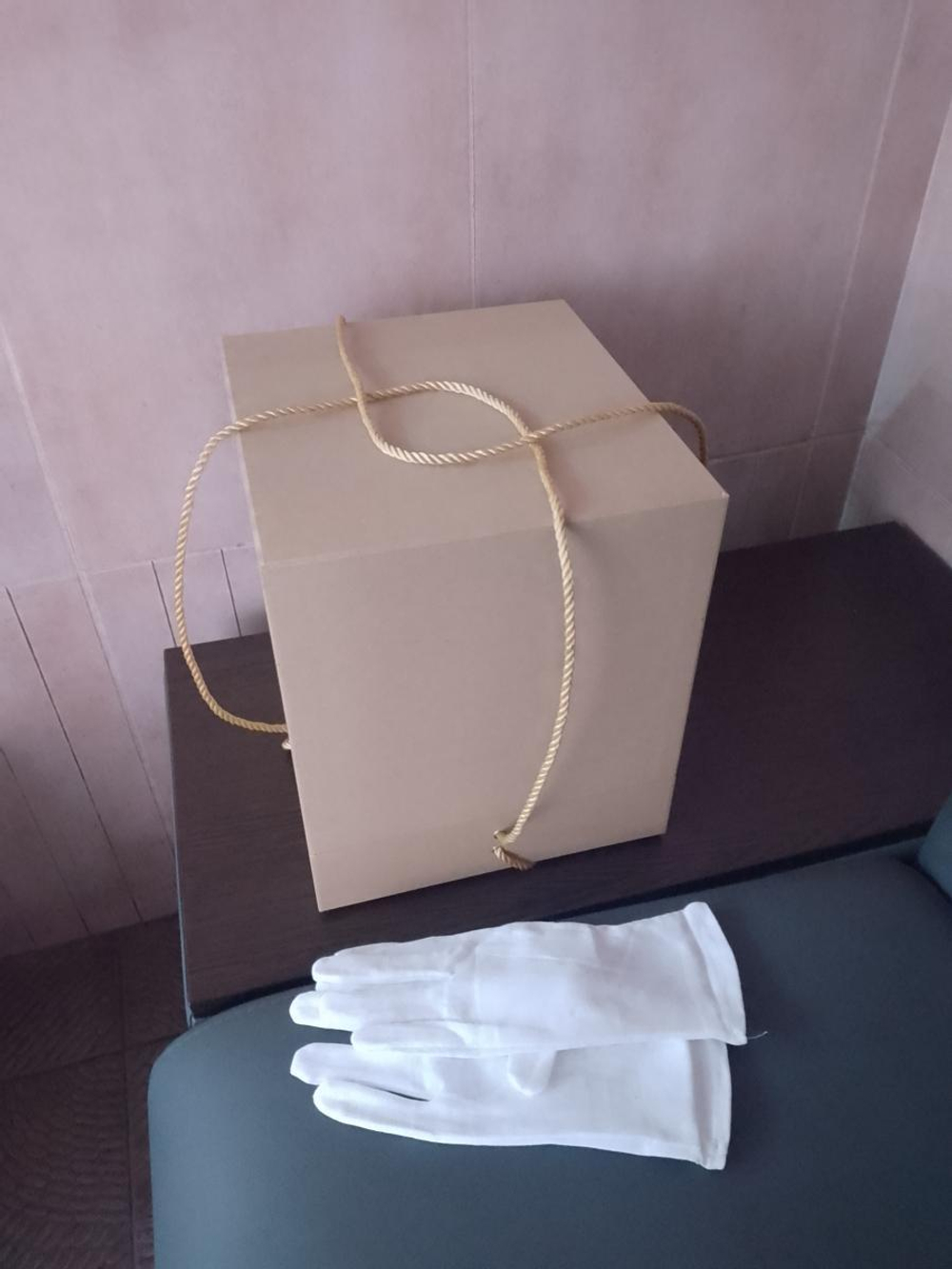 "Уинстон Черчилль" Подарочное издание в кожаном переплете с подставкой в 3 томах