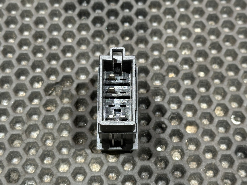 Кнопка коробки отбора мощности