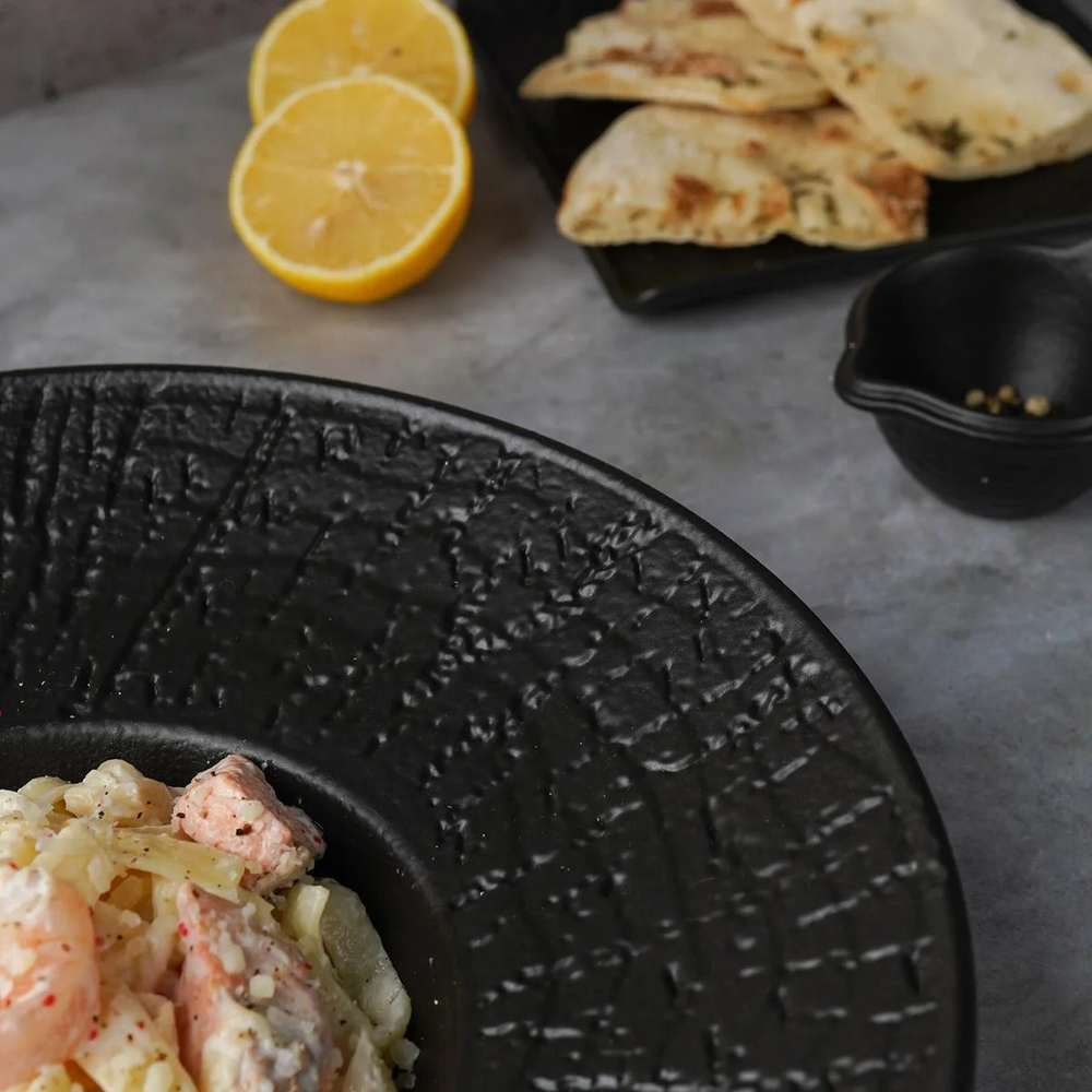 Тарелка для пасты,супа,салата d=27*5,5см,серия "Black Raw Wood"