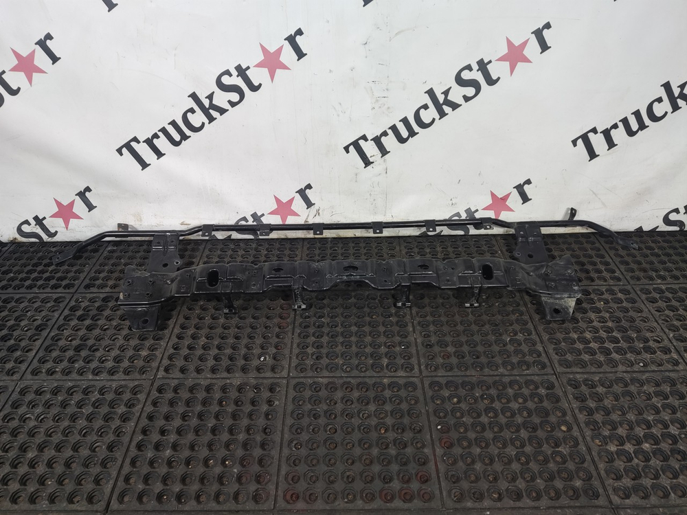 Кронштейн бампера переднего 2023г