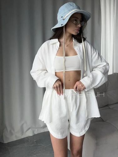 Летний женский костюм из льна с шортами