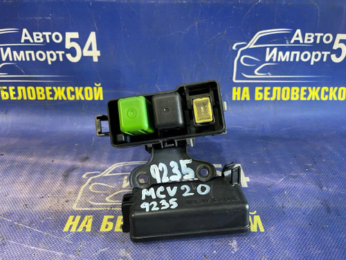 Блок предохранителей подкапотный TOYOTA CAMRY GRACIA 1999-2001