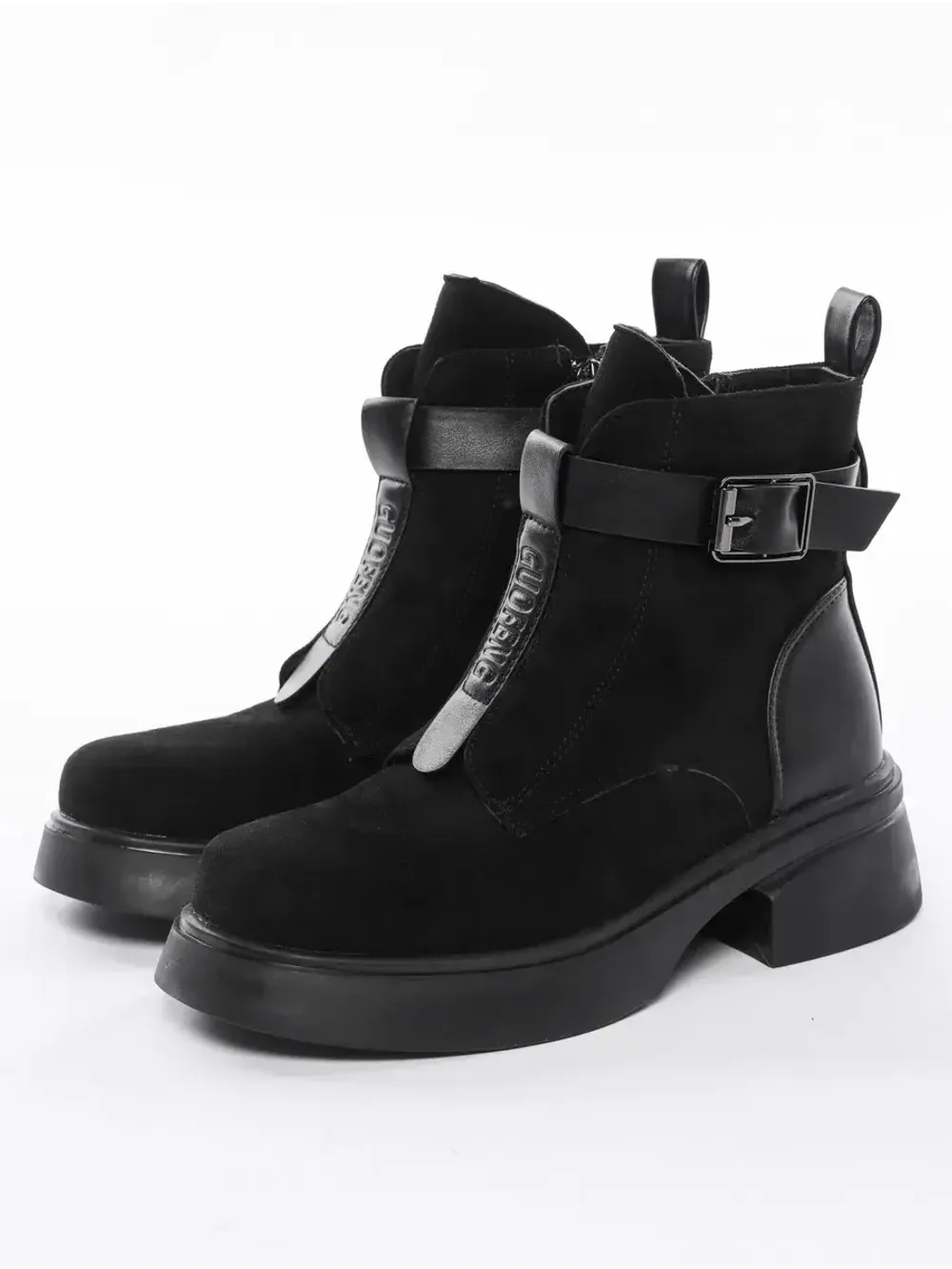 Зимние ботинки на высокой платформе