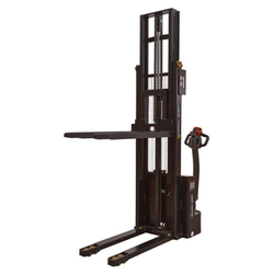 Штабелер электрический самоходный EST122 (г/п 1.2 т, 3 м, 105 Ач) SMART 64-0057