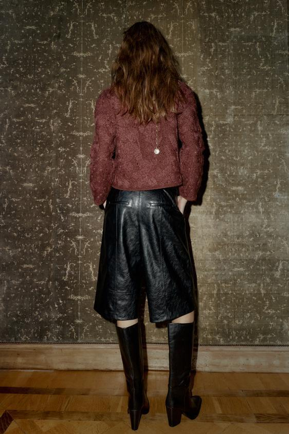 ZARA ДЛИННЫЕ ШОРТЫ ИЗ ИСКУССТВЕННОЙ КОЖИ, ЧЕРНЫЙ